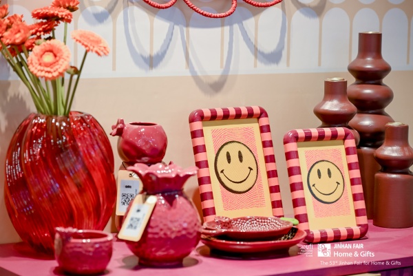 Christmas and holiday decorations at Jinhan Fair