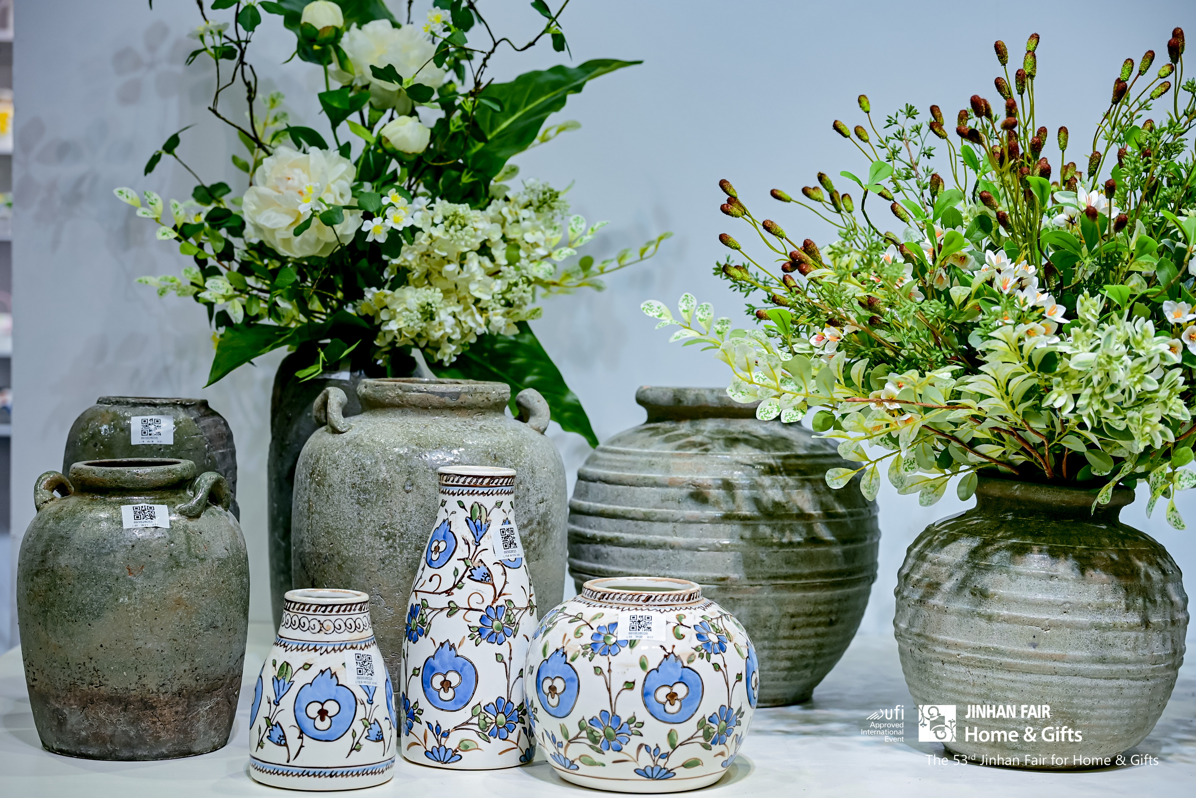 Porcelain products from D'SILY displayed at JINHAN FAIR