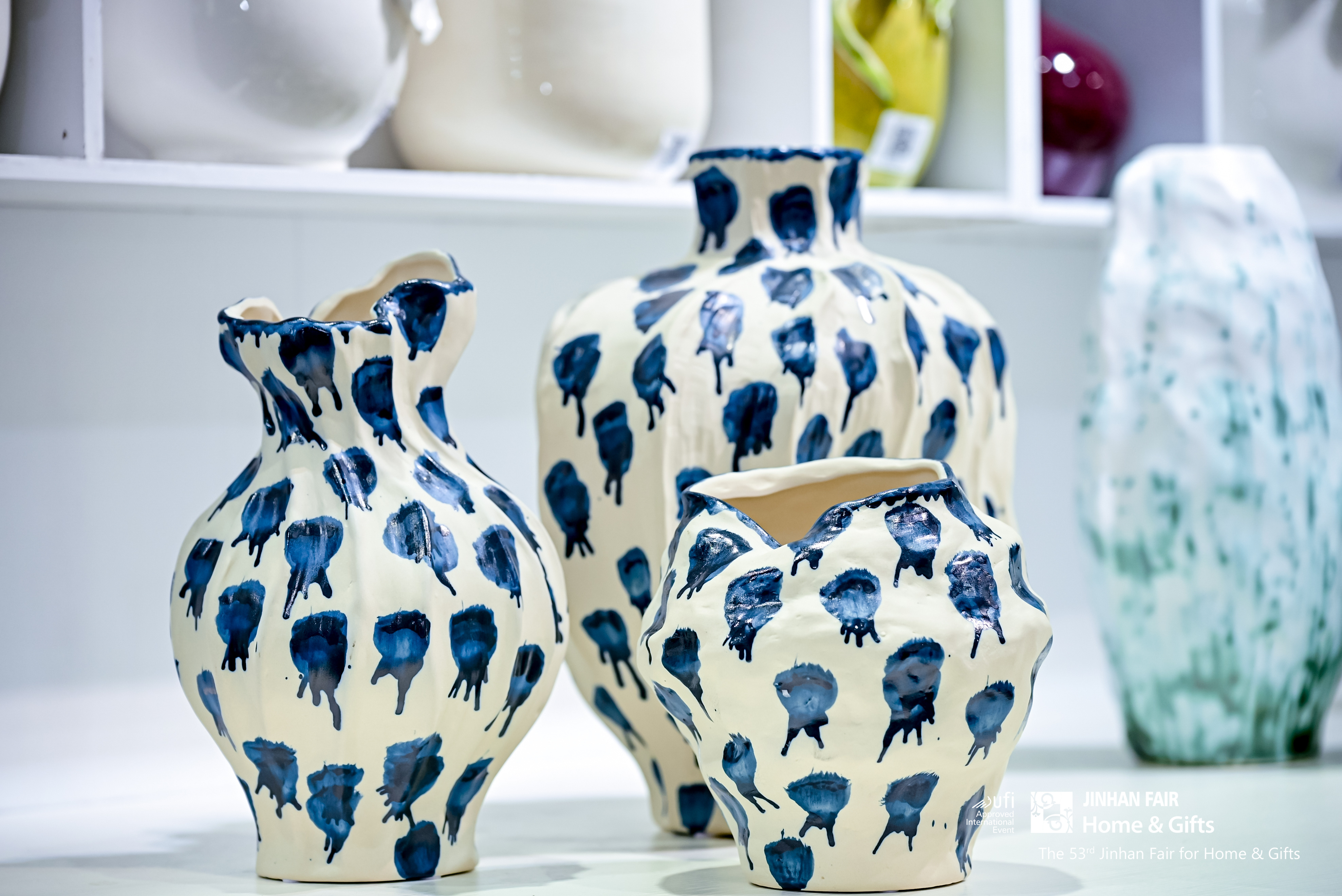 Porcelain products from D'SILY displayed at JINHAN FAIR