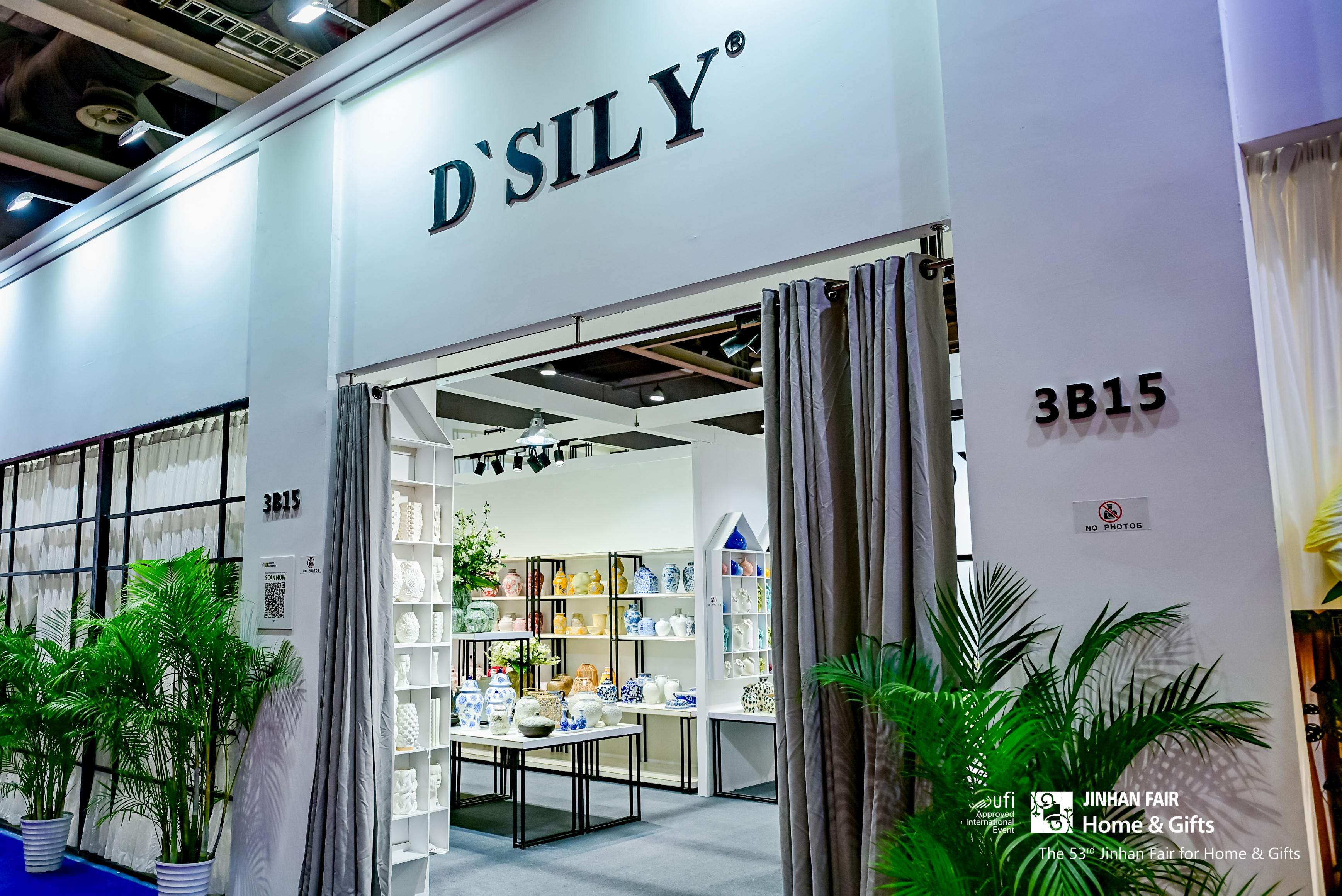 D'SILY, a Shenzhen home décor company, exhibiting at JINHAN FAIR
