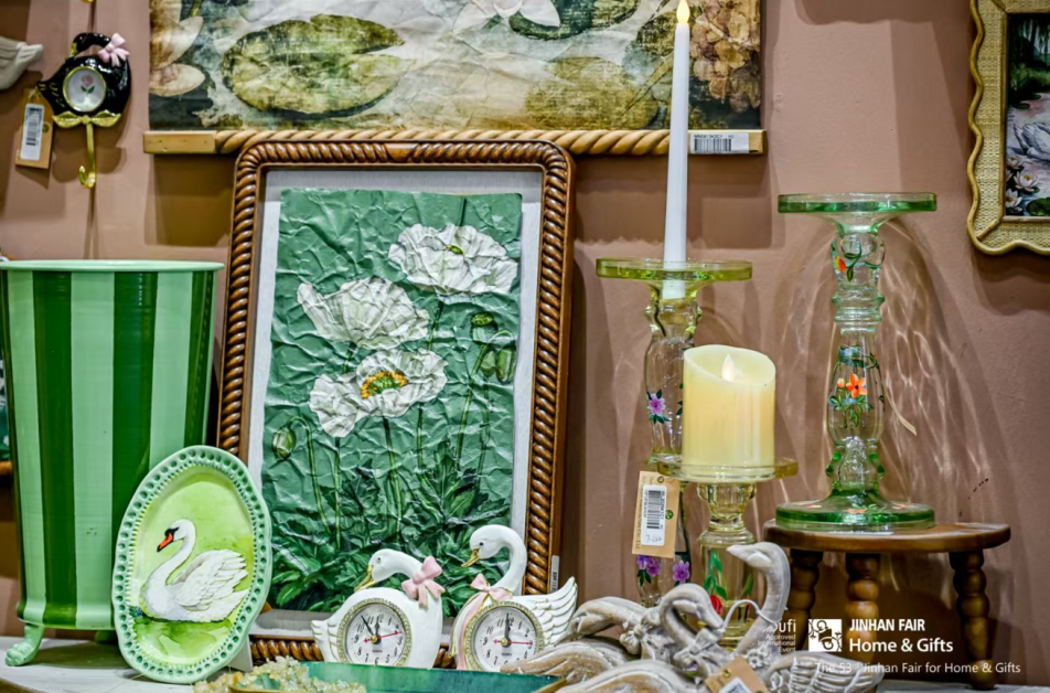 Home decor display at Jinhan Fair