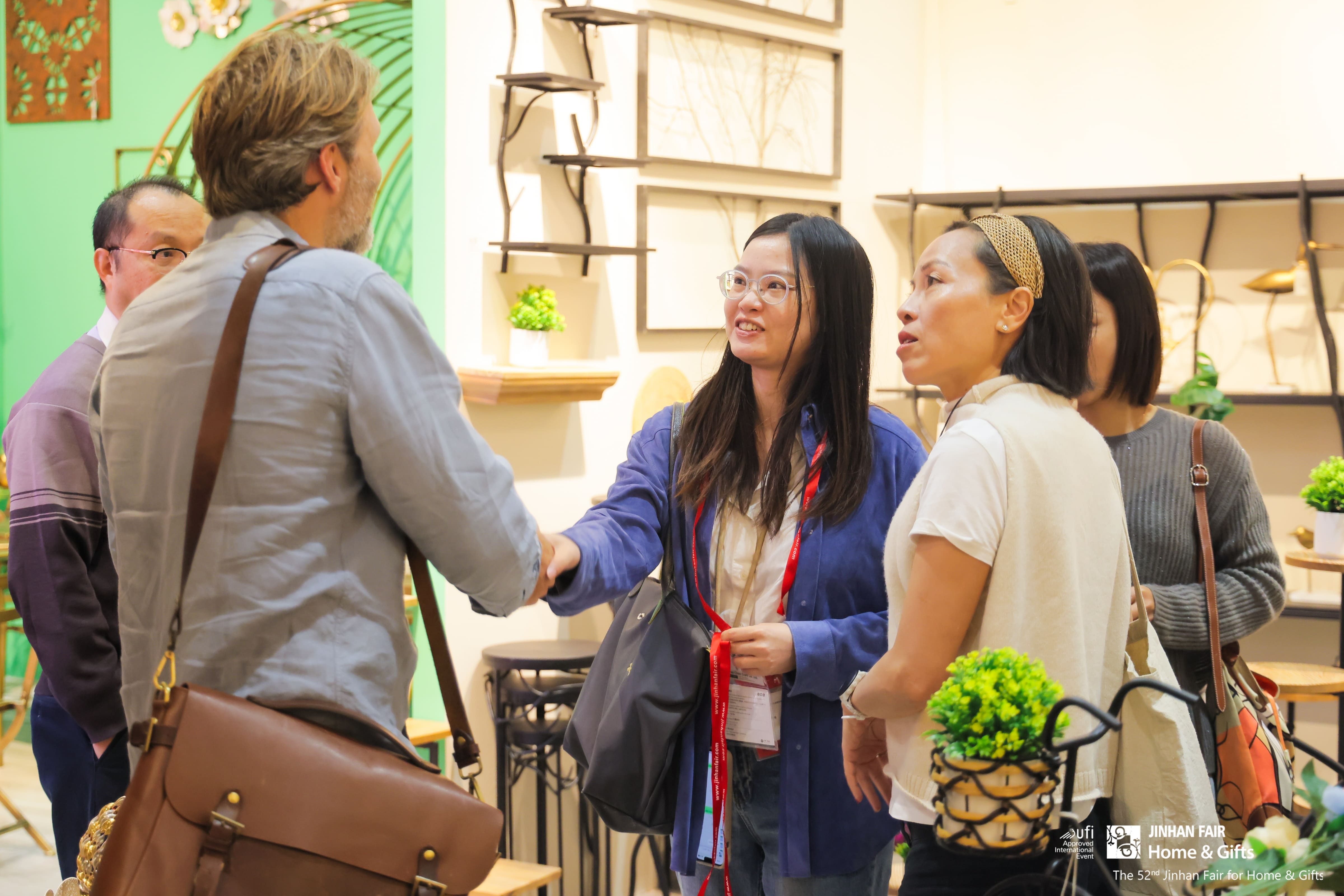 decorative furnitures, Arts and Crafts, Floral Decoration, Creative Design, homeware